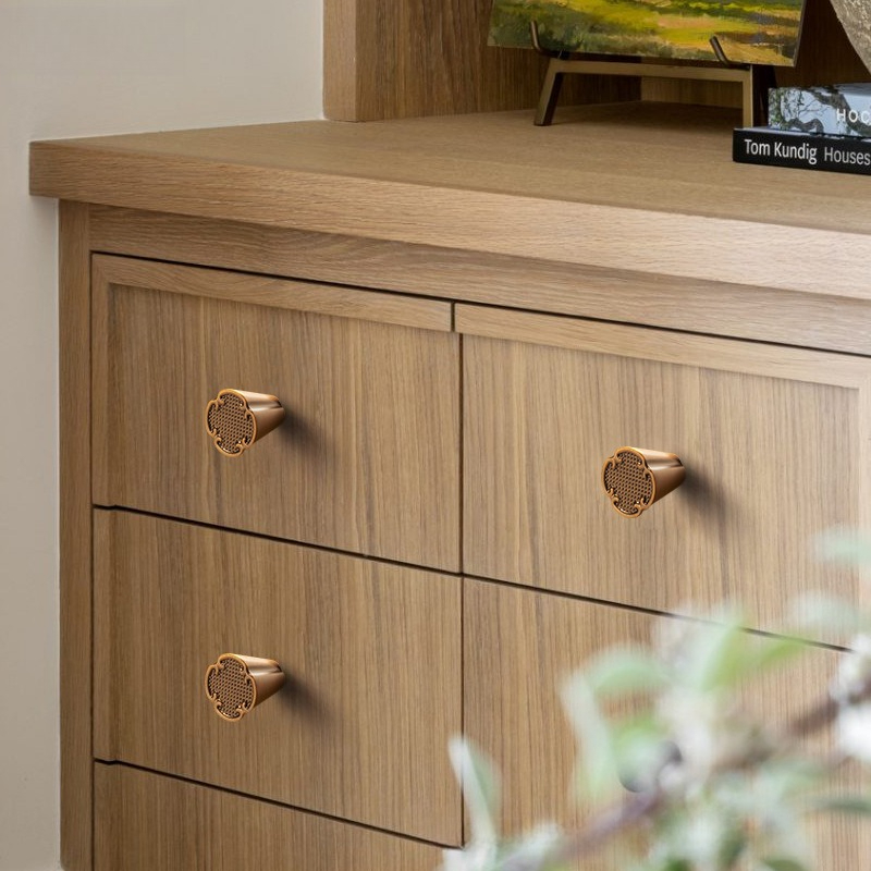 Ручка-кнопка для выдвижных ящи – обзор и цена Furniture Hardware High End